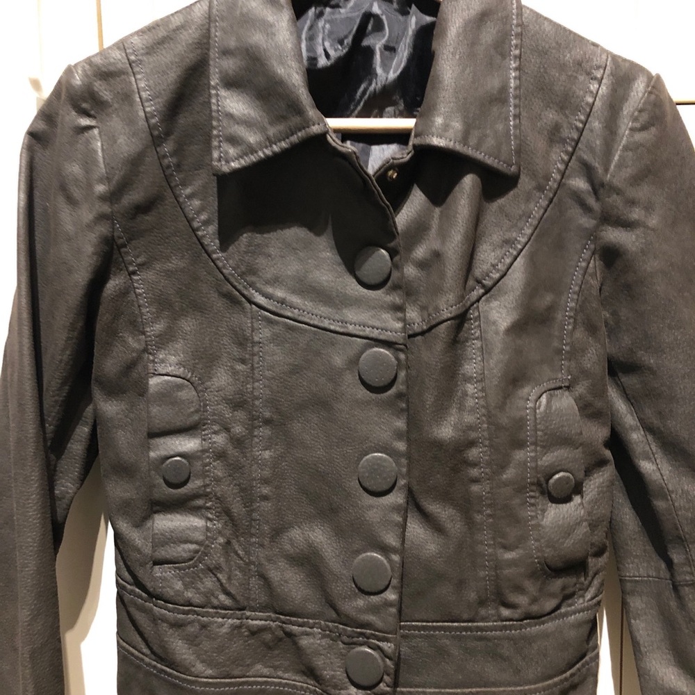 Chocolate colored and flawless leather jacket. SzM